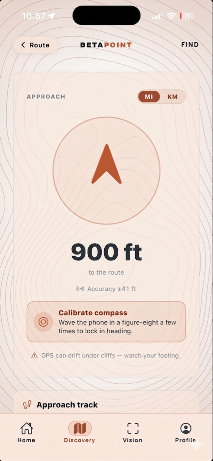 BetaPoint approach finder, compass with arrow, 900 ft to route, GPS accuracy ±41 ft, calibrate compass prompt
